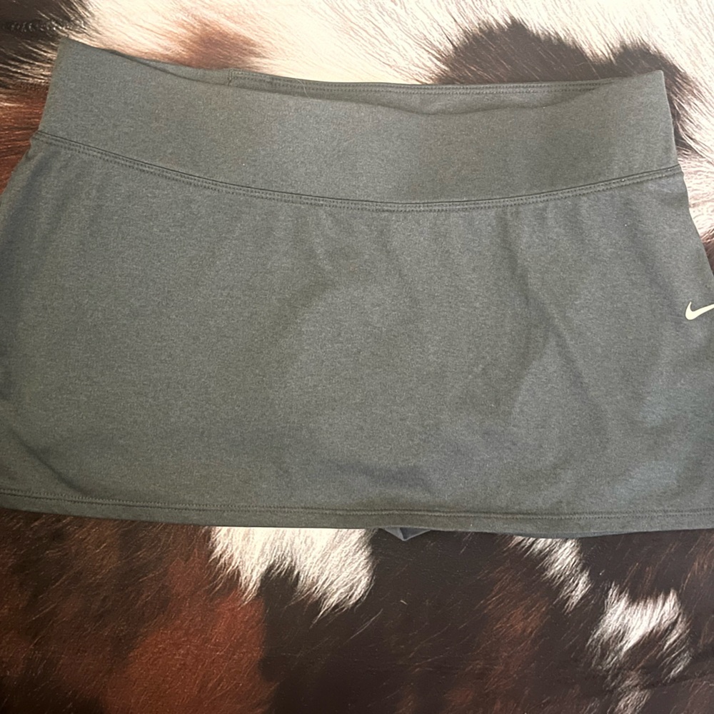Women’s Gray Nike Golf Skirt with built in shorts Medium